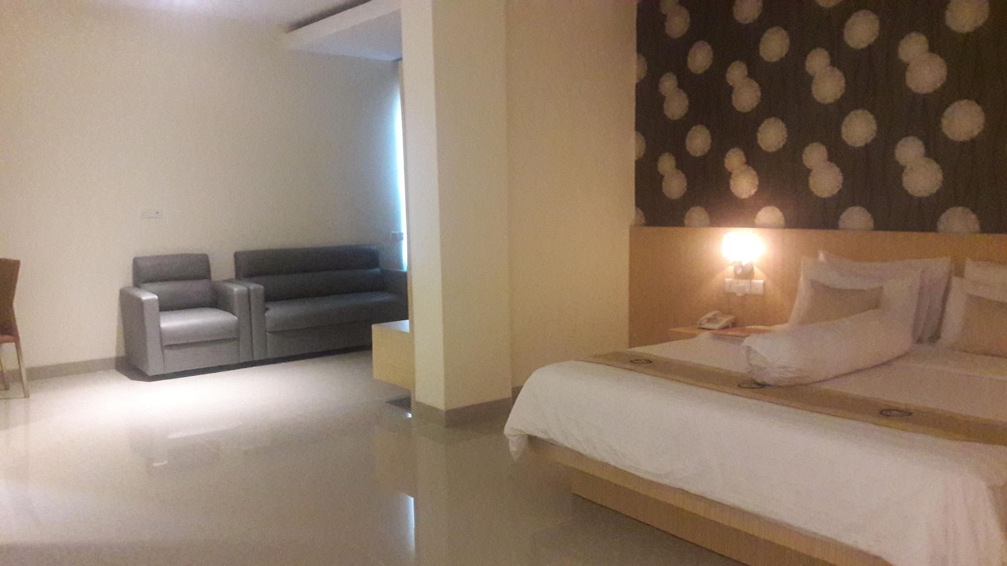 Kaliban Hotel Batam Exterior photo