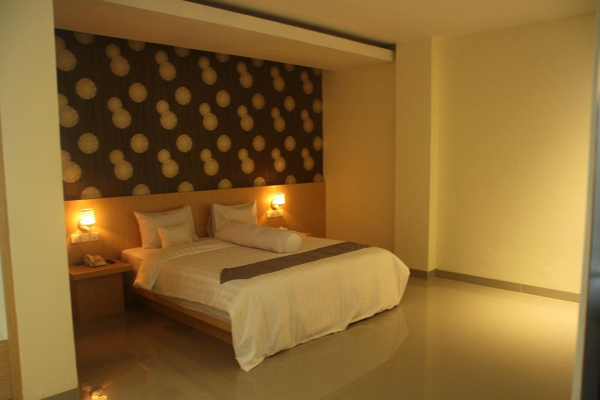 Kaliban Hotel Batam Exterior photo