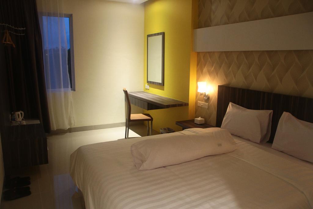 Kaliban Hotel Batam Exterior photo