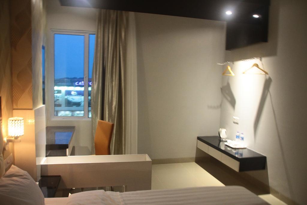 Kaliban Hotel Batam Exterior photo