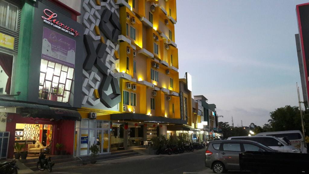 Kaliban Hotel Batam Exterior photo
