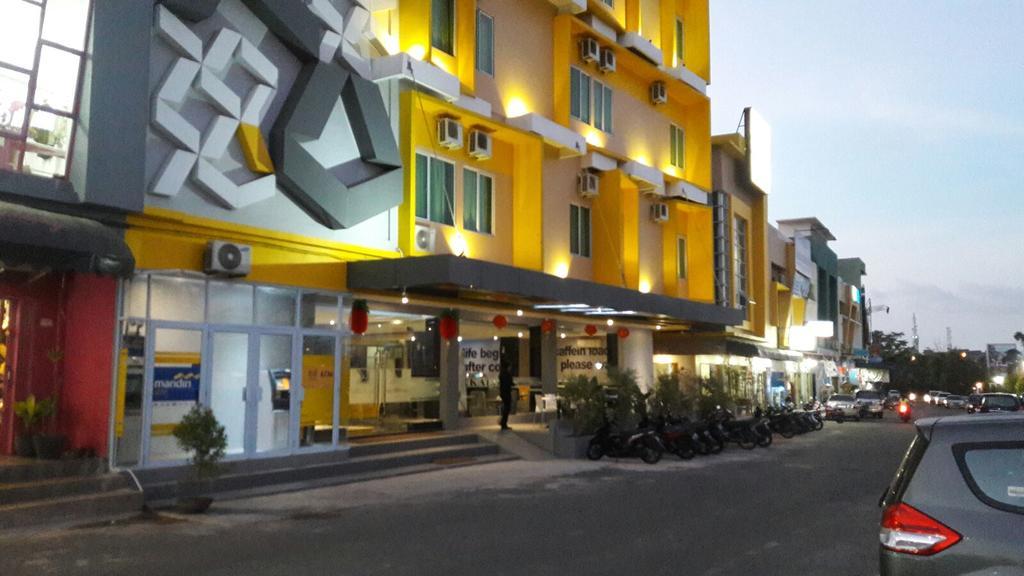 Kaliban Hotel Batam Exterior photo